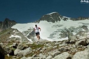Rober Kampczyk beim Tail-Lauf im Gebirge