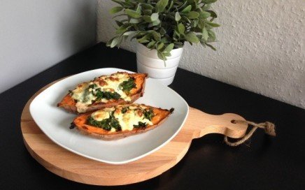 Süßkartoffelschiffchen Spinat Fetakaese